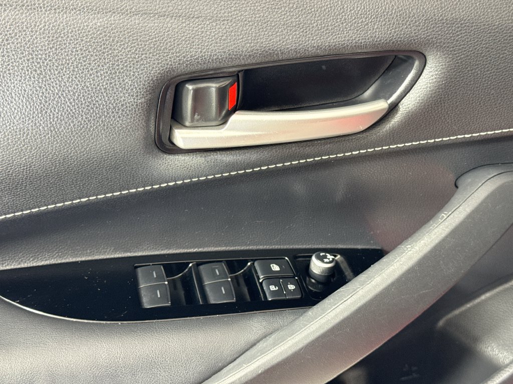 Used 2021 Toyota Corolla SE w/ Special Edition FWD image 15