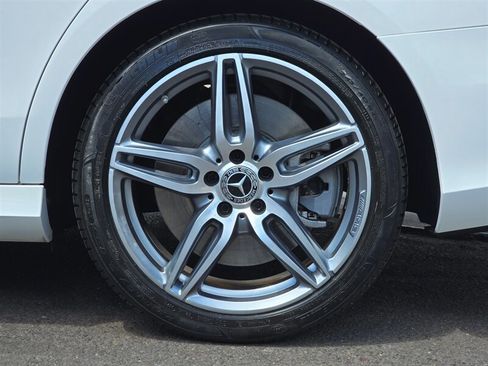 Used 2018 Mercedes-Benz E 400 4MATIC Sedan w/ Premium 1 Package image 38