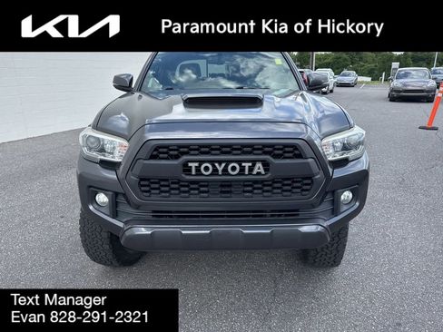 Used 2017 Toyota Tacoma TRD Sport w/ Tow Package (A/T) AWD/4WD image 2