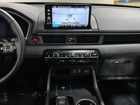 Used 2023 Honda Pilot Touring image 8