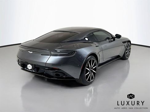 Used 2017 Aston Martin DB11 V12 RWD image 6