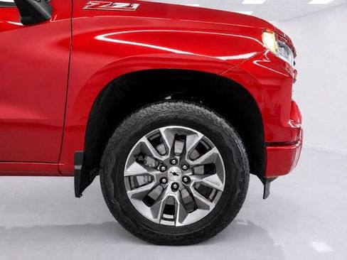 Used 2025 Chevrolet Silverado 1500 RST AWD/4WD image 12