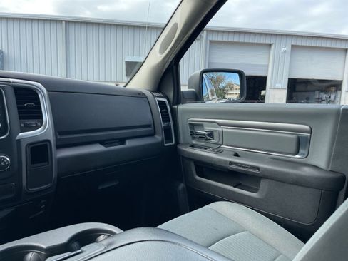 Used 2022 RAM 1500 Classic SLT image 34