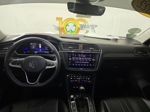 Used 2022 Volkswagen Tiguan SE image 13