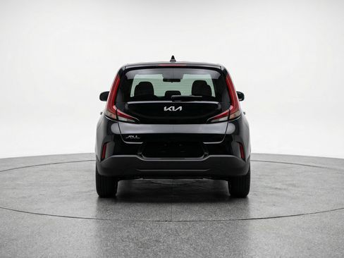 Used 2025 Kia Soul LX w/ LX Technology Package image 7