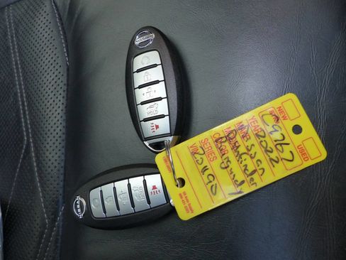 Used 2022 Nissan Pathfinder Platinum w/ Cargo Package image 53