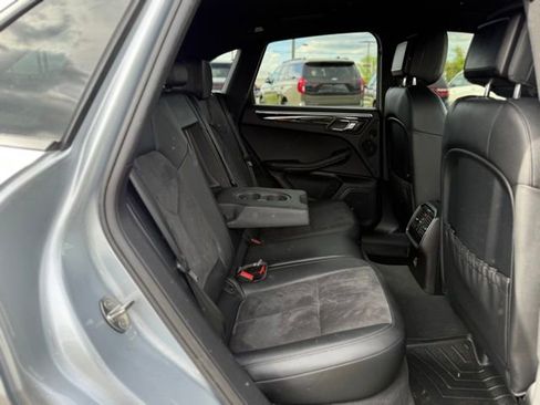 Used 2017 Porsche Macan AWD/4WD image 18