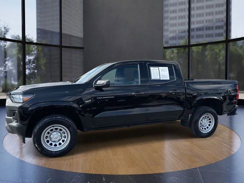 Used 2024 Chevrolet Colorado W/T image 5