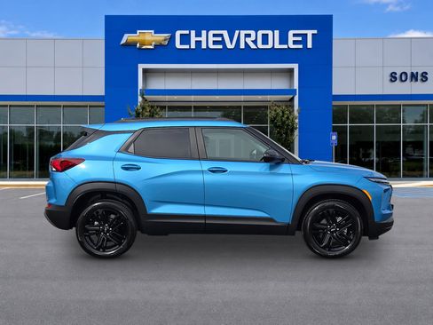 New 2026 Chevrolet TrailBlazer LT w/ Midnight Edition FWD image 4