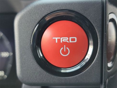 Used 2025 Toyota 4Runner Limited image 9