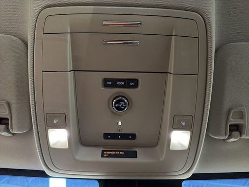 Used 2019 GMC Yukon XL SLT AWD/4WD image 22