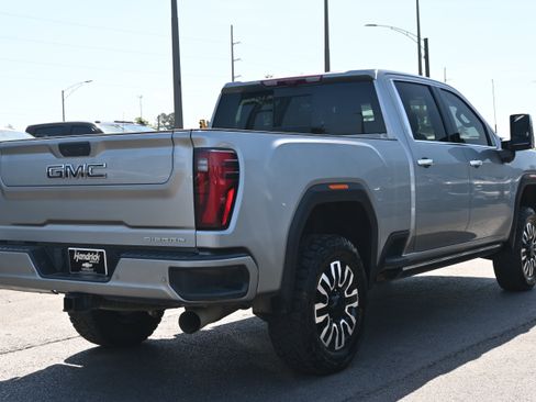 Used 2025 GMC Sierra 2500 Denali Ultimate w/ Max Trailering Package image 16