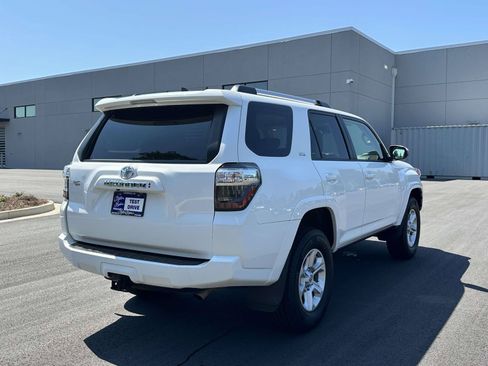 Used 2023 Toyota 4Runner SR5 AWD/4WD image 25