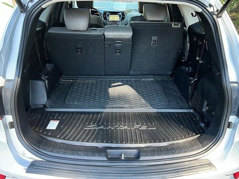 Used 2017 Hyundai Santa Fe FWD image 10