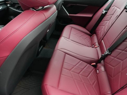 Certified 2025 BMW 530i xDrive w/ Premium Package image 31