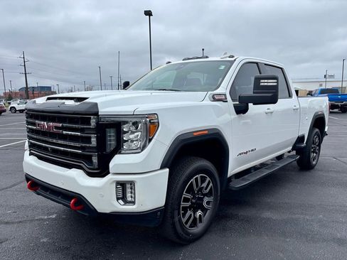 Used 2020 GMC Sierra 2500 AT4 w/ AT4 Premium Package AWD/4WD image 2