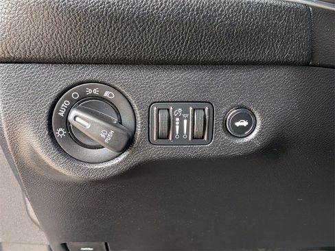 Used 2015 Dodge Challenger R/T w/ Quick Order Package 28B R/T image 12