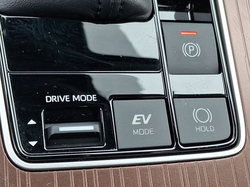 Used 2023 Toyota Sienna XLE image 25