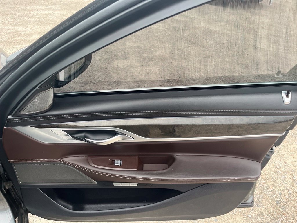 Used 2016 BMW 740i RWD image 34