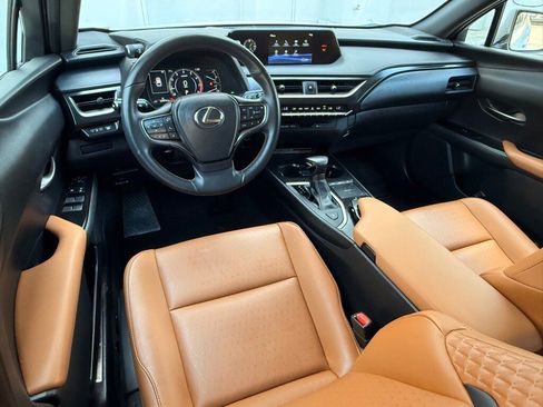 Certified 2022 Lexus UX 200 image 15