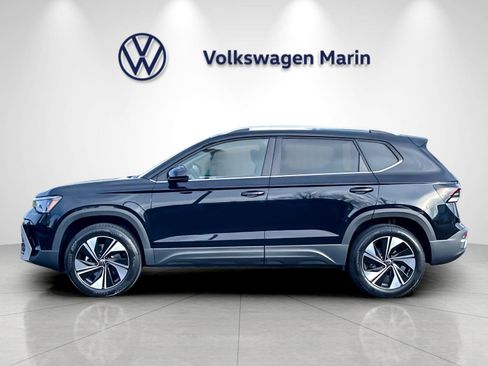 New 2026 Volkswagen Taos SE AWD/4WD image 2