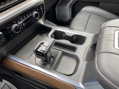 Used 2022 Chevrolet Silverado 1500 High Country w/ High Country Premium Package image 32