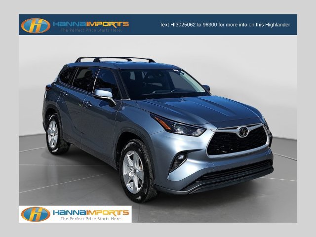 Used 2022 Toyota Highlander LE FWD image 1