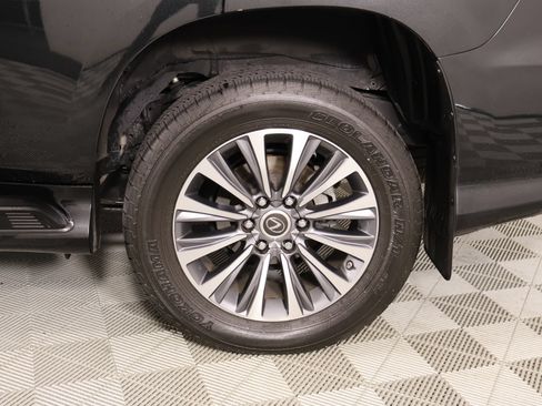 Used 2023 Lexus GX 460 Luxury w/ Accessory Package AWD/4WD image 20