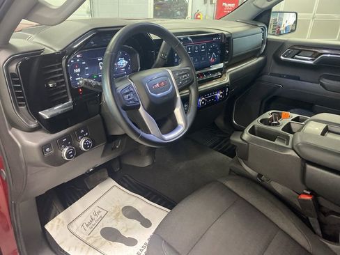 Used 2024 GMC Sierra 1500 Elevation image 12
