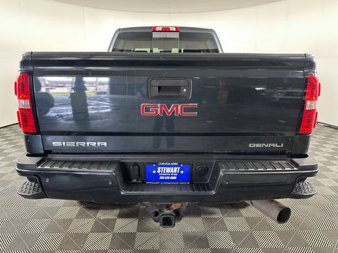 Used 2019 GMC Sierra 2500 Denali w/ Duramax Plus Package AWD/4WD image 4
