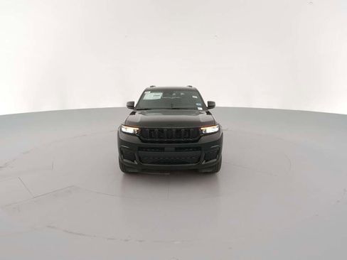 New 2025 Jeep Grand Cherokee L Laredo image 2