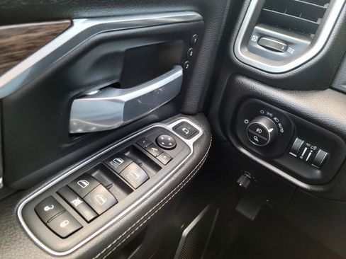 Used 2021 RAM 2500 Laramie AWD/4WD image 12