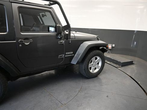 Used 2017 Jeep Wrangler Sport w/ Quick Order Package 24S AWD/4WD image 24