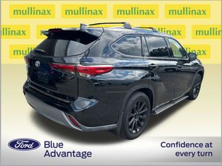 Used 2022 Toyota Highlander Platinum FWD video 2