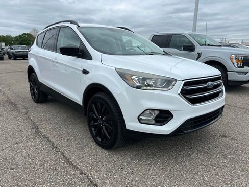 Certified 2019 Ford Escape SE AWD/4WD image 3