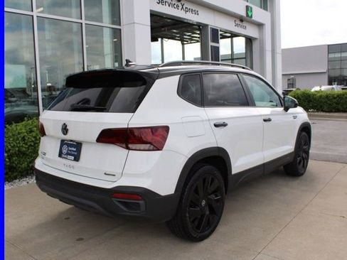 Used 2024 Volkswagen Taos SE AWD/4WD image 6