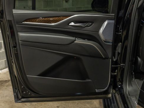 Used 2023 Cadillac Escalade ESV Sport Platinum w/ LPO, ONYX Package AWD/4WD image 57