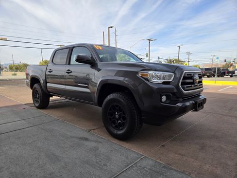 Used 2019 Toyota Tacoma SR5 image 4