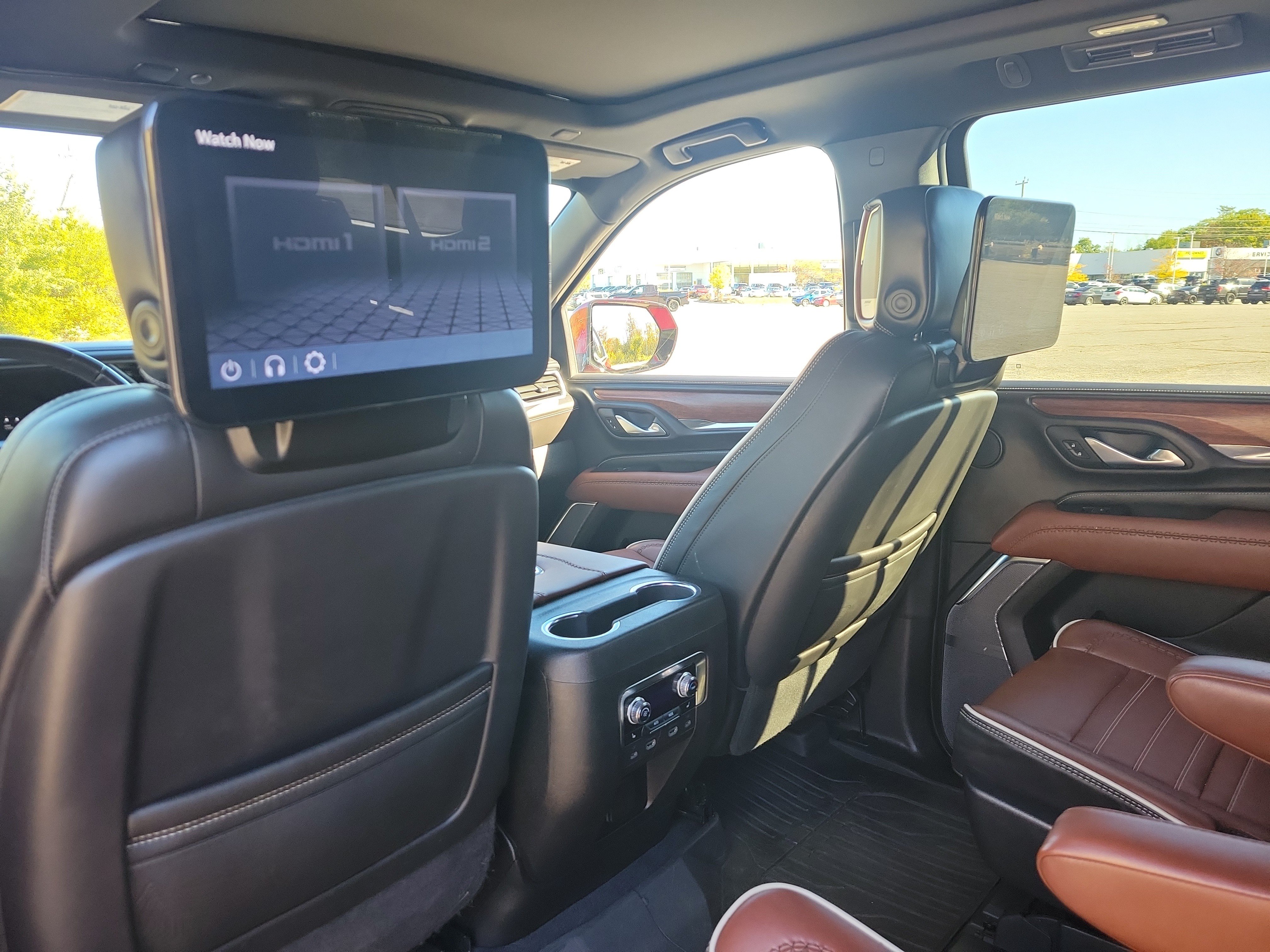 Used 2023 GMC Yukon XL Denali Ultimate AWD/4WD image 31