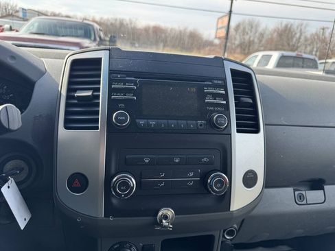 Used 2013 Nissan Frontier SV AWD/4WD image 27