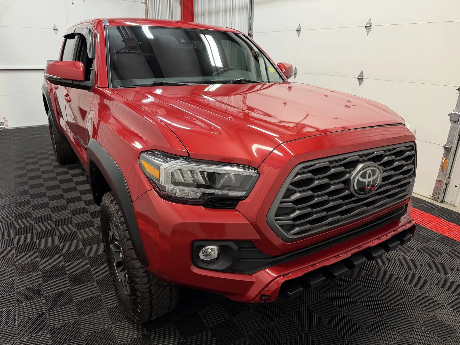 Used 2021 Toyota Tacoma TRD Off-Road w/ Technology Package AWD/4WD image 6