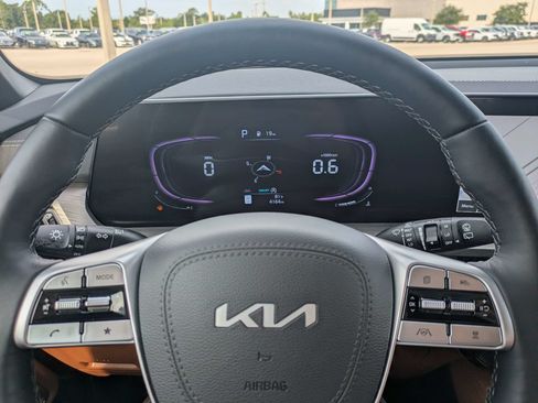 Certified 2025 Kia Telluride EX X-Line AWD/4WD image 32