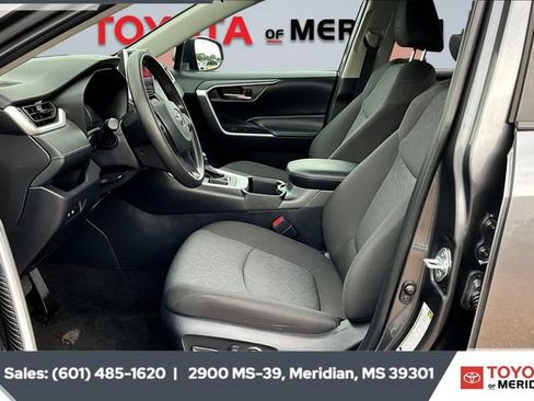 Used 2024 Toyota RAV4 XLE image 17