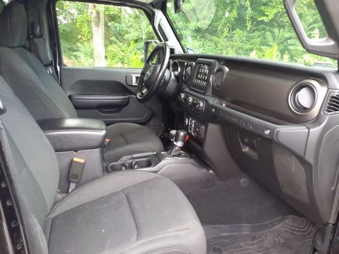 Used 2018 Jeep Wrangler Unlimited Sport S AWD/4WD image 11