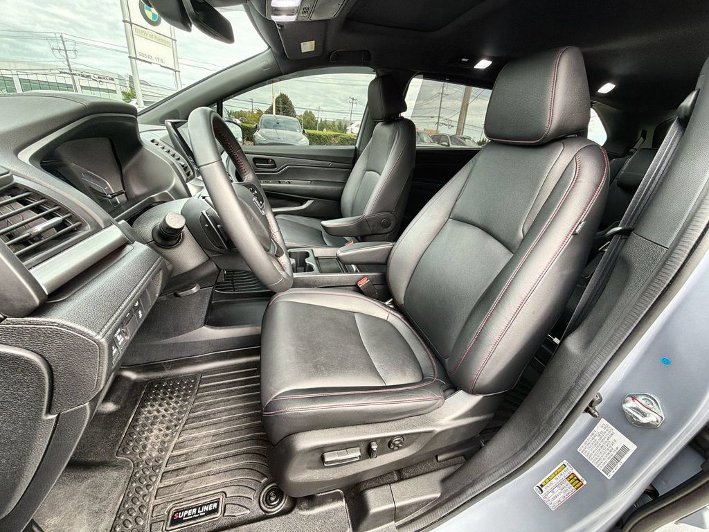 Used 2024 Honda Odyssey Sport image 19