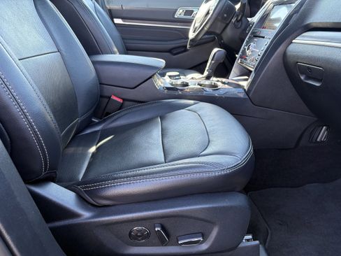 Used 2018 Ford Explorer Limited w/ Equipment Group 301A image 31