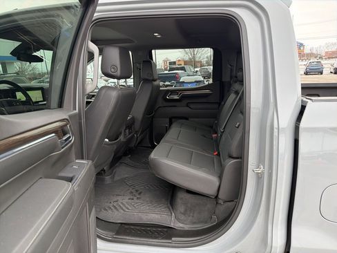 Used 2024 Chevrolet Silverado 1500 LT Trail Boss w/ Convenience Package II image 7