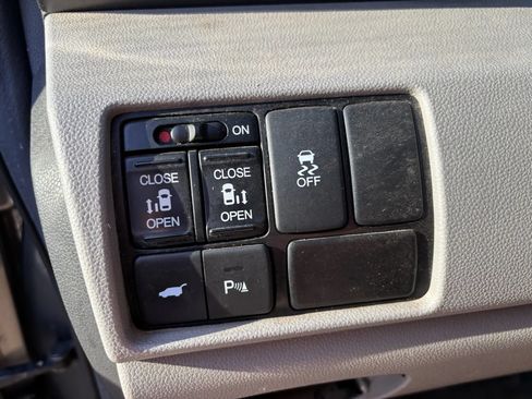 Used 2012 Honda Odyssey Touring image 18