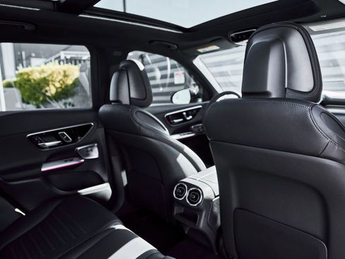 Used 2026 Mercedes-Benz GLC 300 image 37