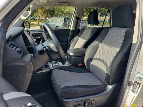 Used 2014 Toyota 4Runner SR5 image 15